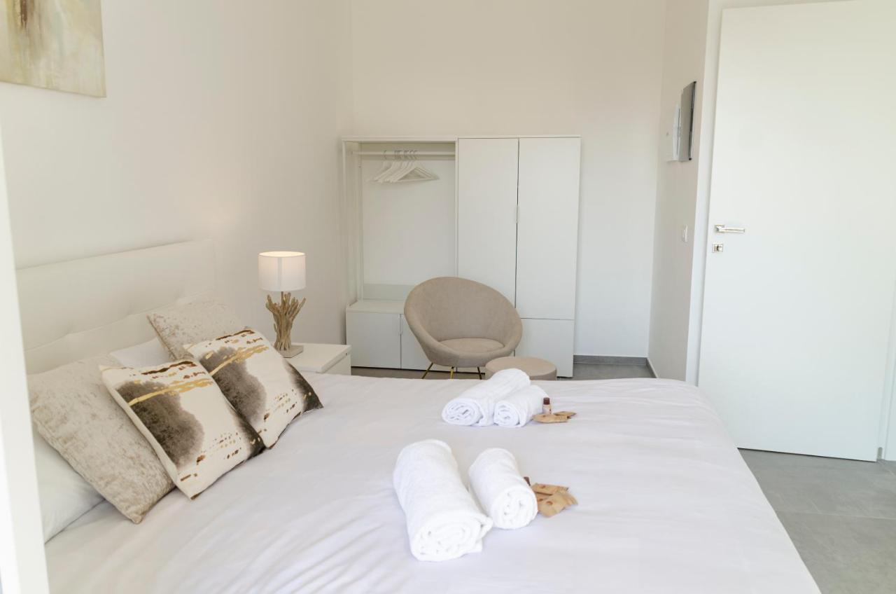 Apartmán Apulialux - Exclusive And Modern City View, Private Parking Bari Exteriér fotografie