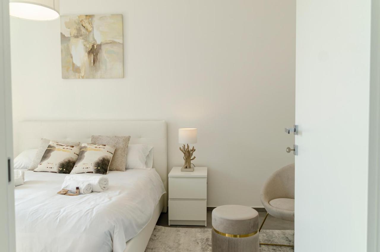Apartmán Apulialux - Exclusive And Modern City View, Private Parking Bari Exteriér fotografie