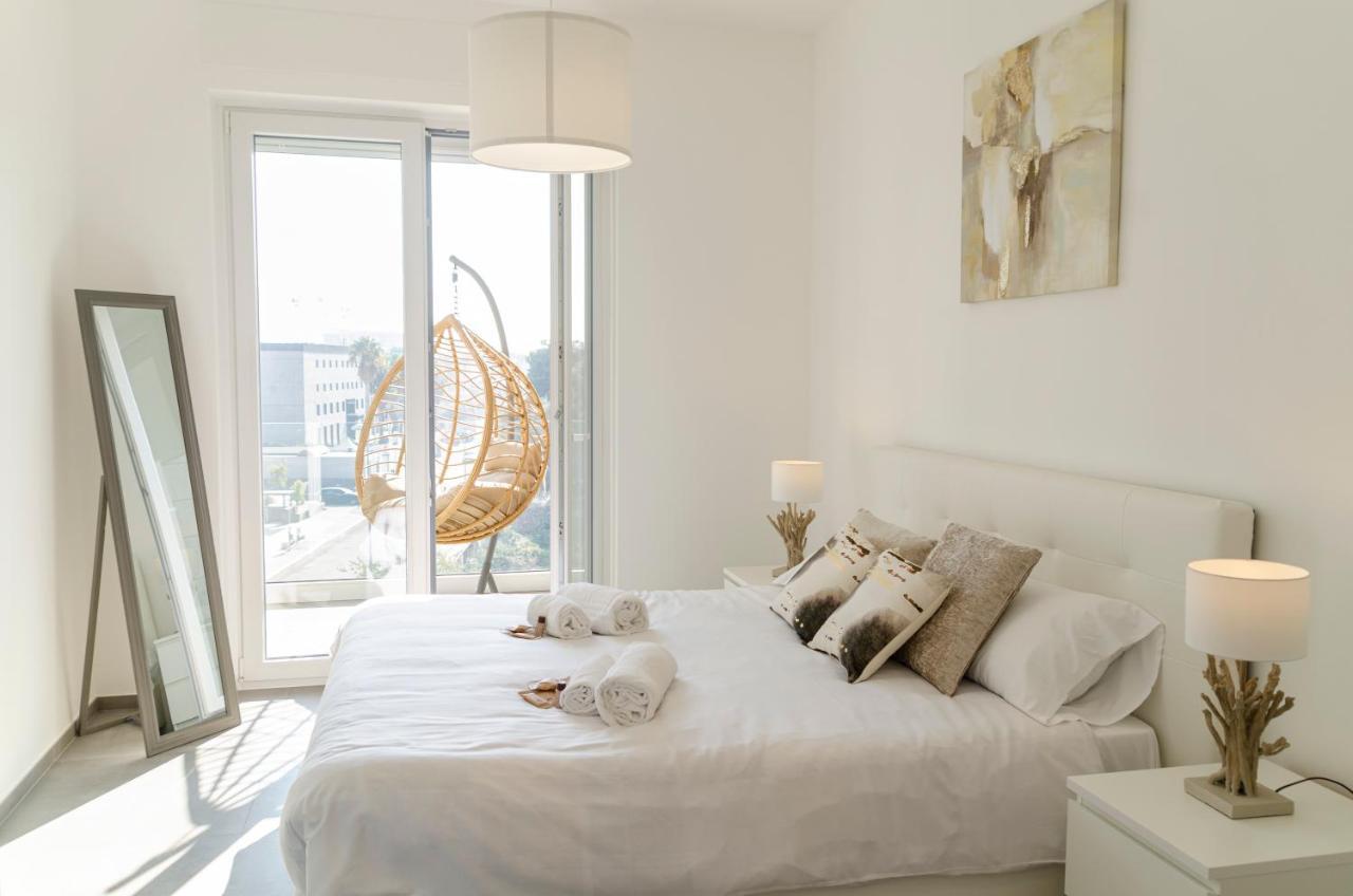Apartmán Apulialux - Exclusive And Modern City View, Private Parking Bari Exteriér fotografie